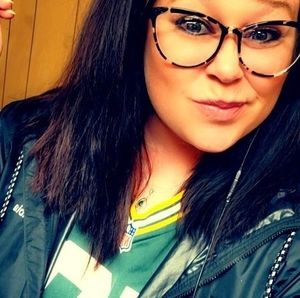 Meet your Posher, Leah